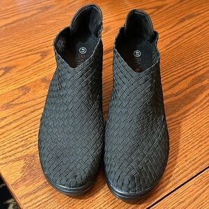 Bernie Mev Women’s Chasca Shootie. sz 41. Black